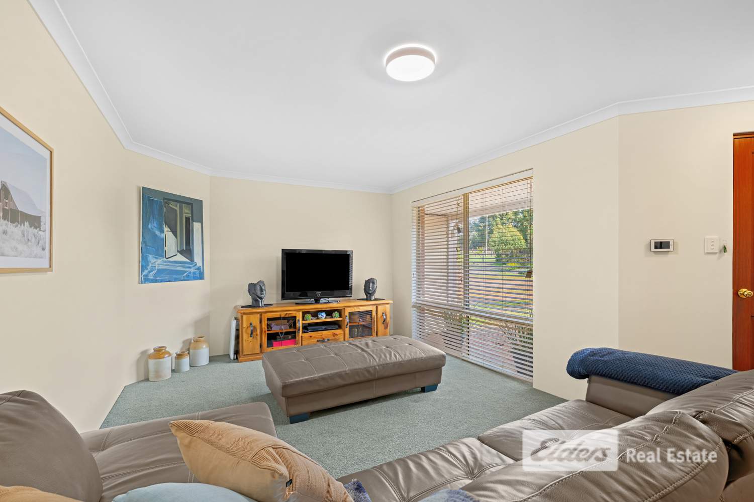 25 Hambley Street, Mount Barker For Sale by Farmbuy.com - image 3