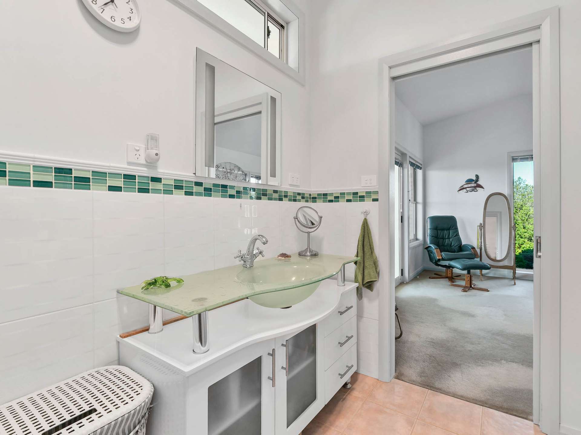 3 Kennedia Place, Swansea For Sale by Farmbuy.com - image 13