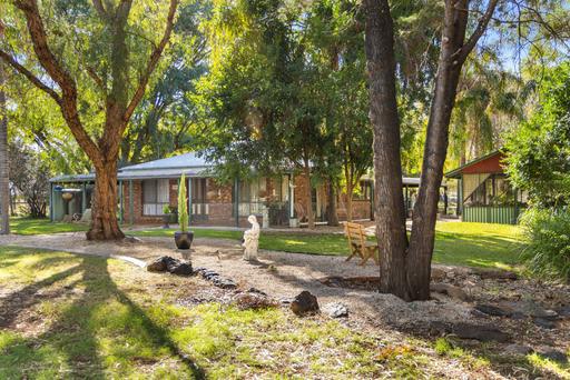 Farm For Sale - QLD - Oakey - 4401 - Country Character & Creek Frontage on 3.92 Acres 