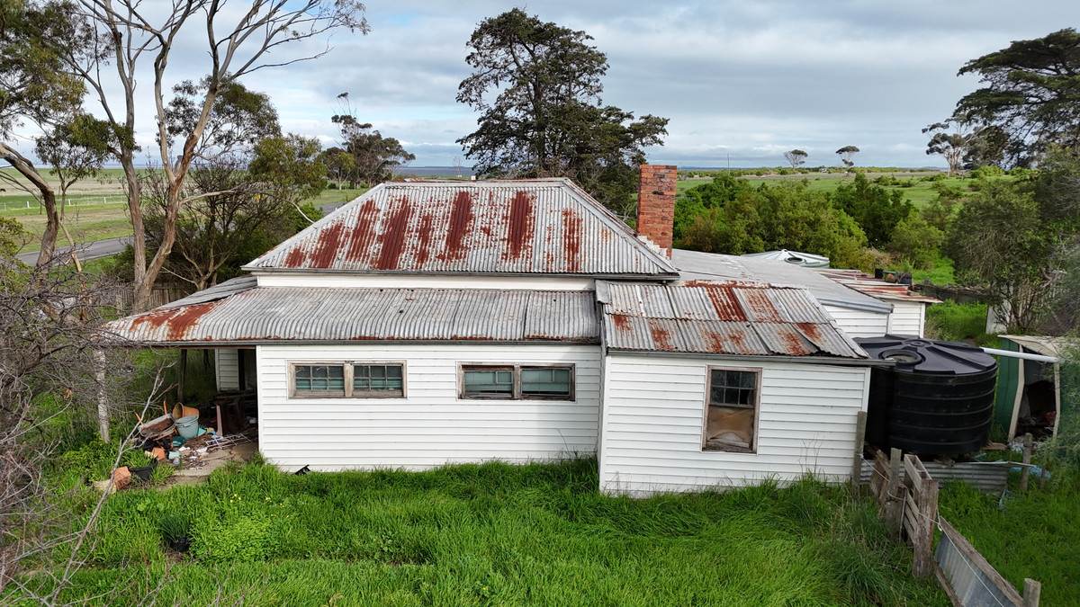 2765 Foxhow Road, Foxhow For Sale by Farmbuy.com - image 8