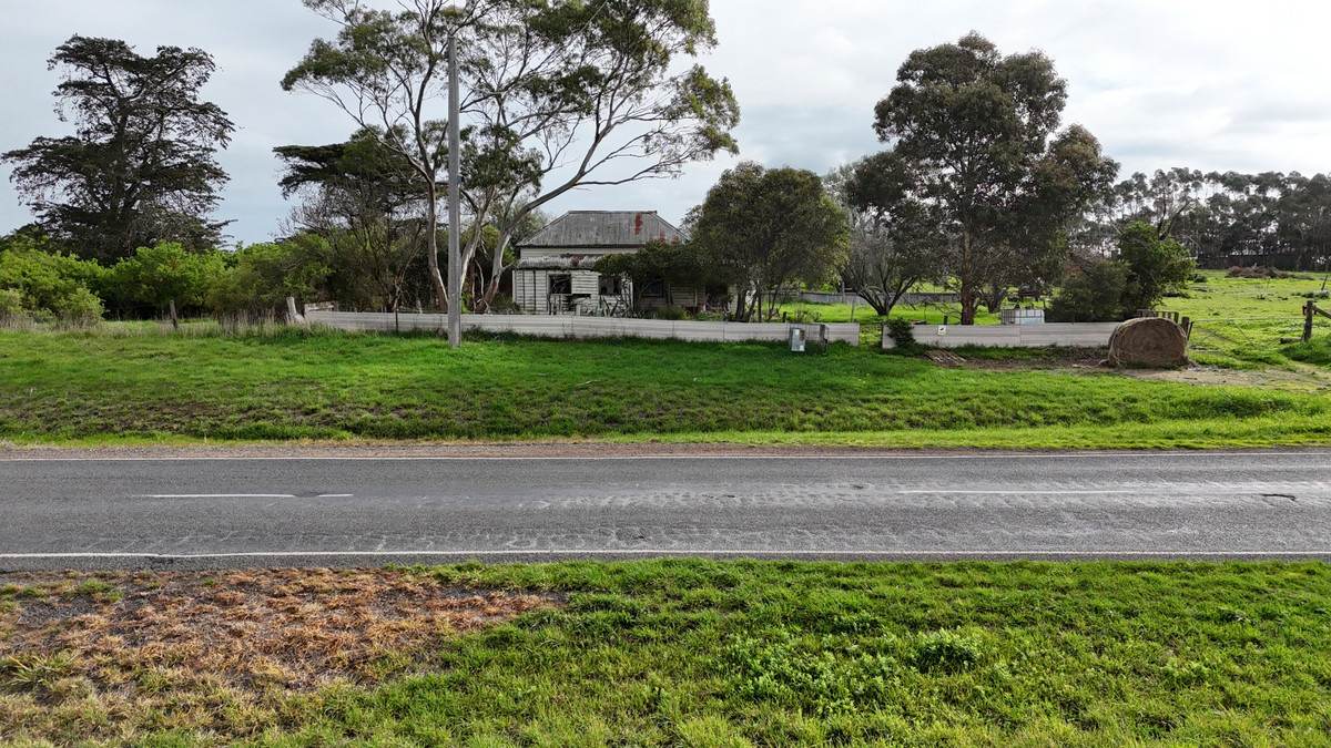 2765 Foxhow Road, Foxhow For Sale by Farmbuy.com - image 7