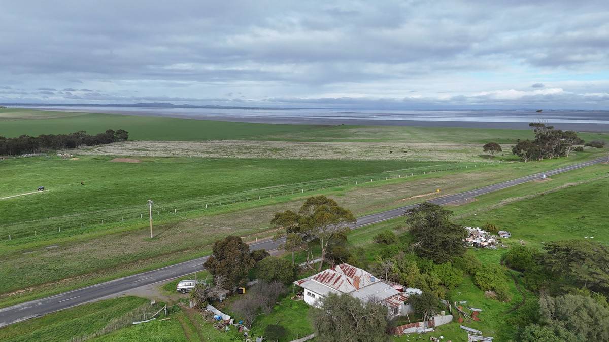 2765 Foxhow Road, Foxhow For Sale by Farmbuy.com - image 9