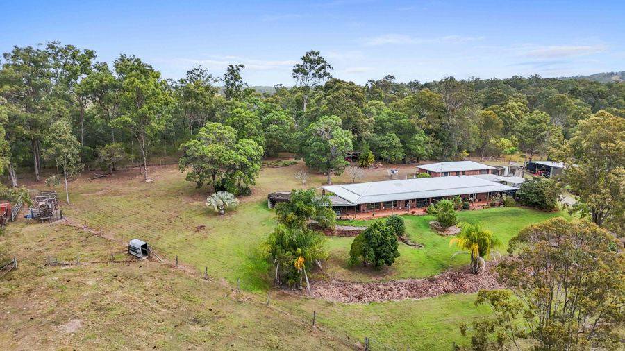 795 Mungar Road, Grahams Creek For Sale by Farmbuy.com - image 2