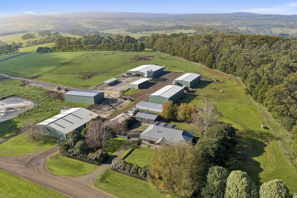 999 Centre Road, Cooriemungle VIC 3268