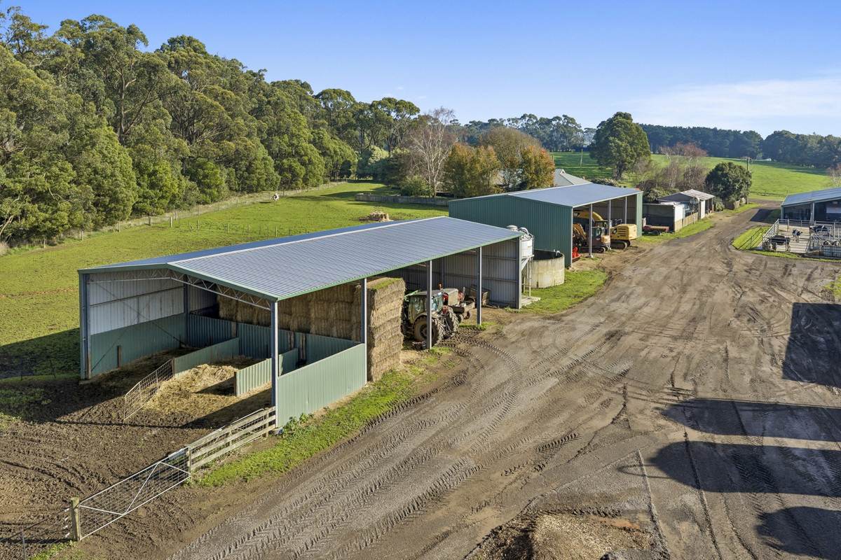999 Centre Road, Cooriemungle For Sale by Farmbuy.com - image 4