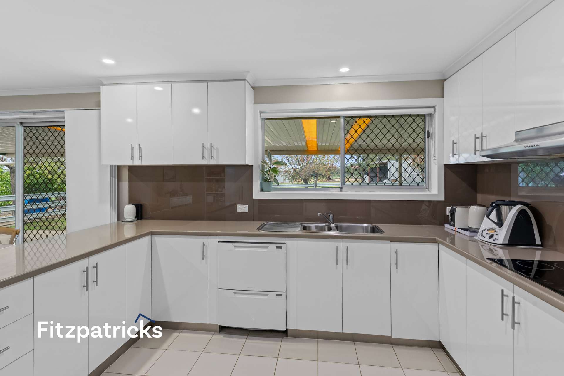 62 Rosevale Drive, Lake Albert For Sale by Farmbuy.com - image 6