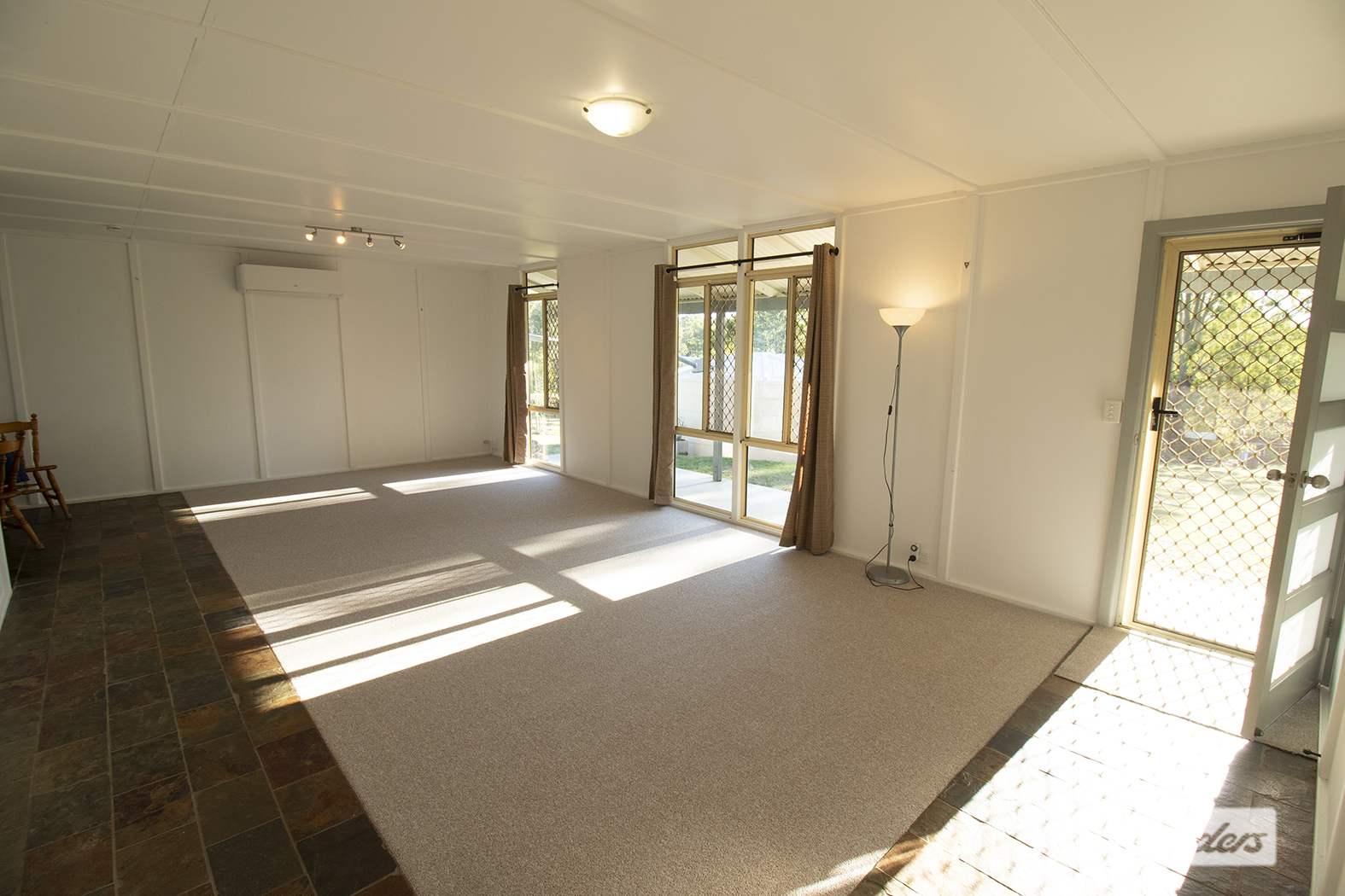 9 Brown Court, Laidley Heights For Sale by Farmbuy.com - image 5