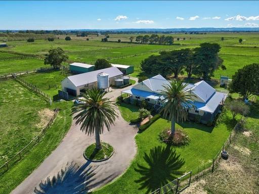 Farm For Sale - VIC - Pakenham South - 3810 - Prestigious 