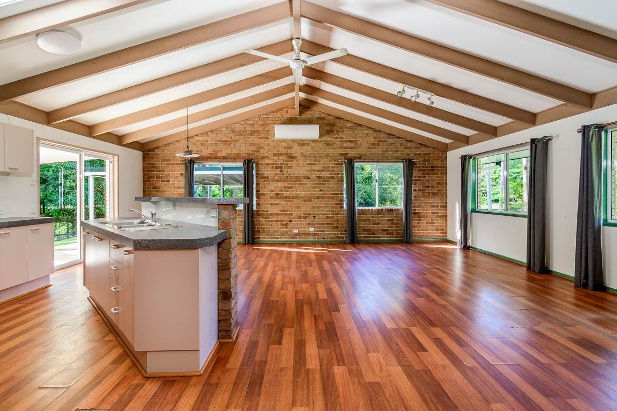 10 Harper Road, Bellmere For Sale by Farmbuy.com - image 5