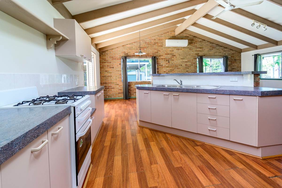 10 Harper Road, Bellmere For Sale by Farmbuy.com - image 7