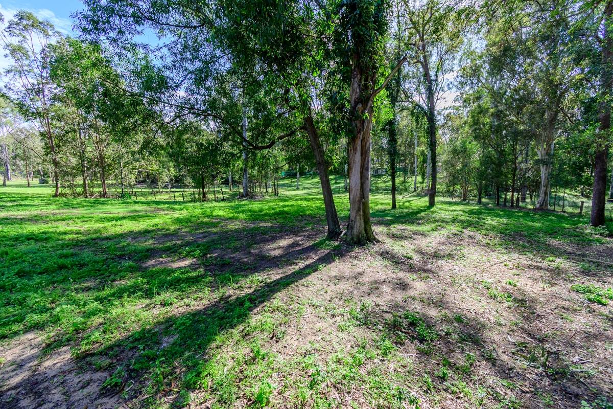 10 Harper Road, Bellmere For Sale by Farmbuy.com - image 22