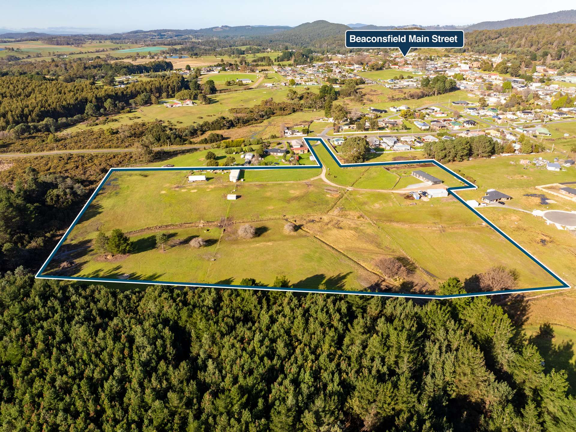 10 Crowther Street, Beaconsfield For Sale by Farmbuy.com - image 1