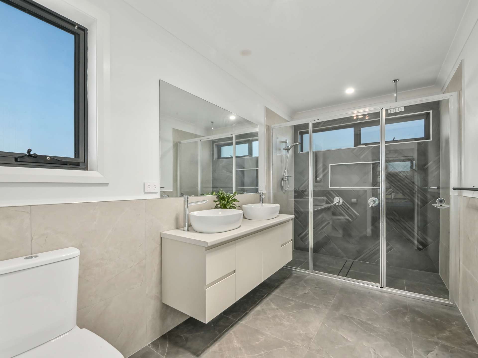 10 Crowther Street, Beaconsfield For Sale by Farmbuy.com - image 7