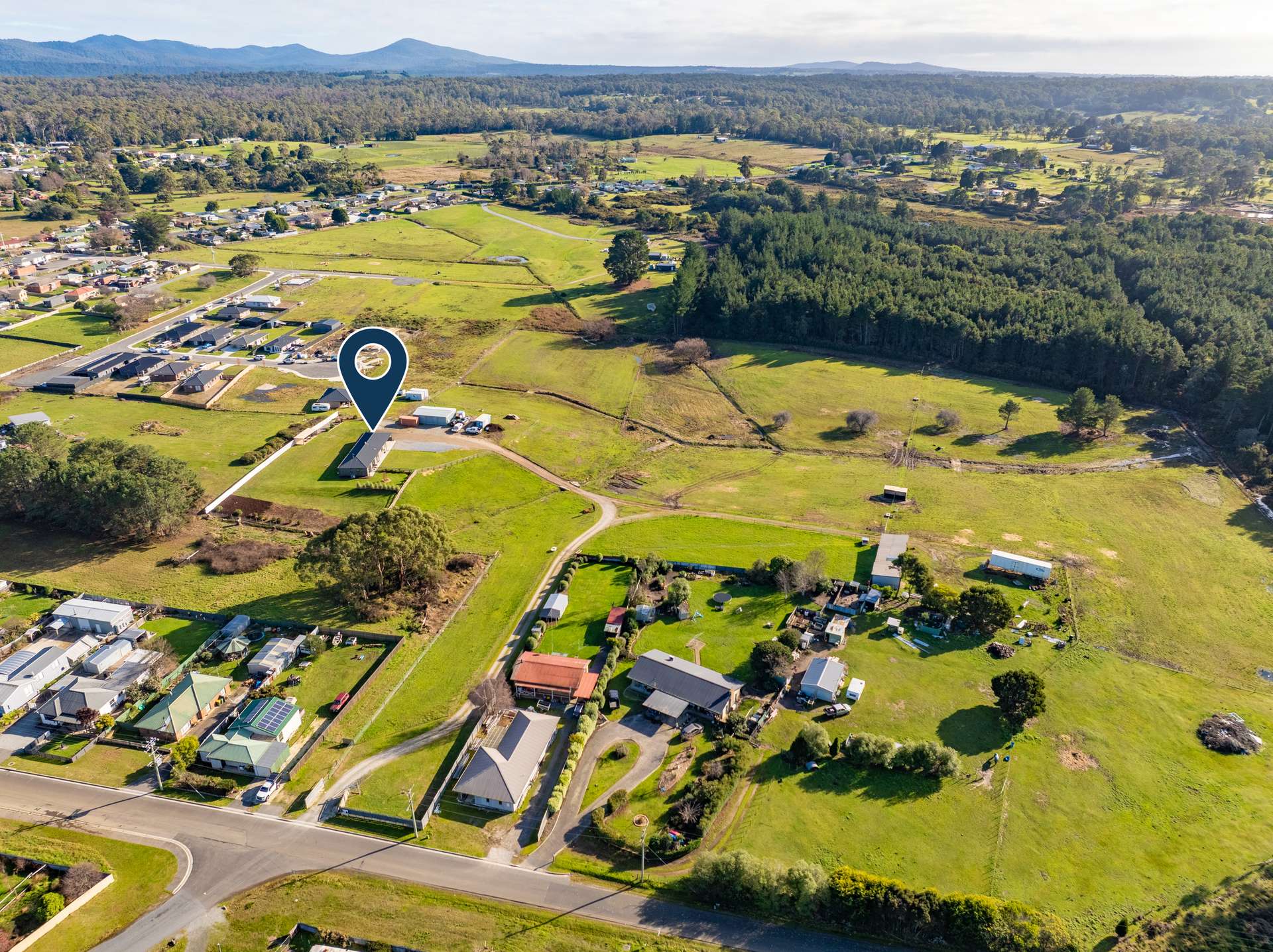 10 Crowther Street, Beaconsfield For Sale by Farmbuy.com - image 9