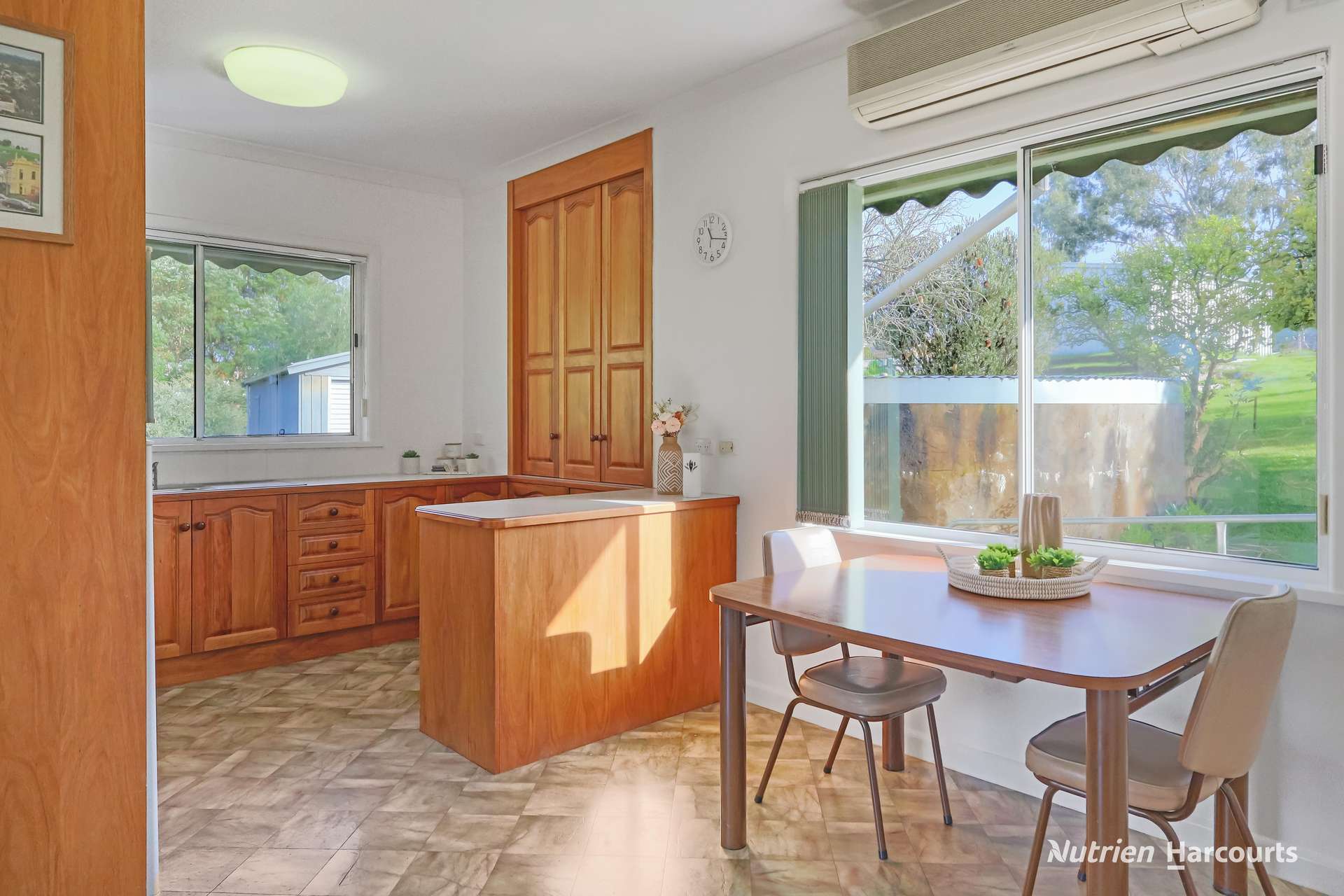 3 Hargreaves Court, Casterton For Sale by Farmbuy.com - image 3