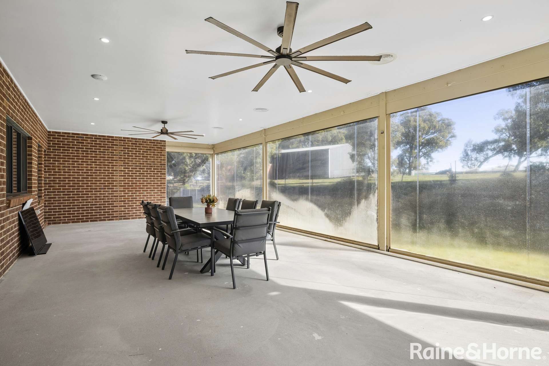 35 Parkes Drive, Kyneton For Sale by Farmbuy.com - image 21
