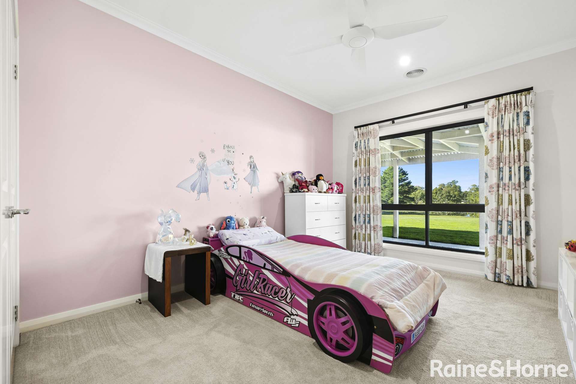 35 Parkes Drive, Kyneton For Sale by Farmbuy.com - image 19