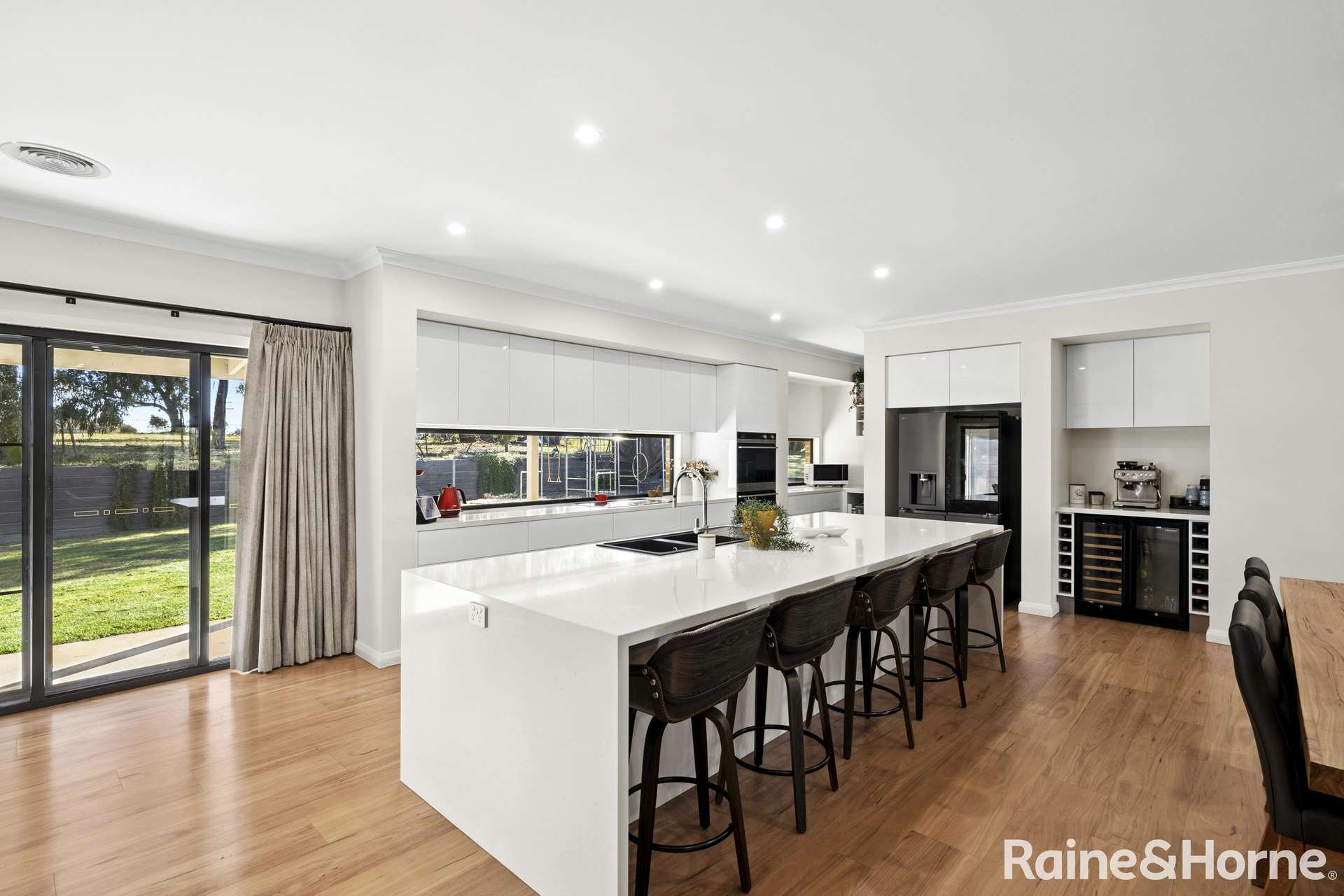 35 Parkes Drive, Kyneton For Sale by Farmbuy.com - image 12