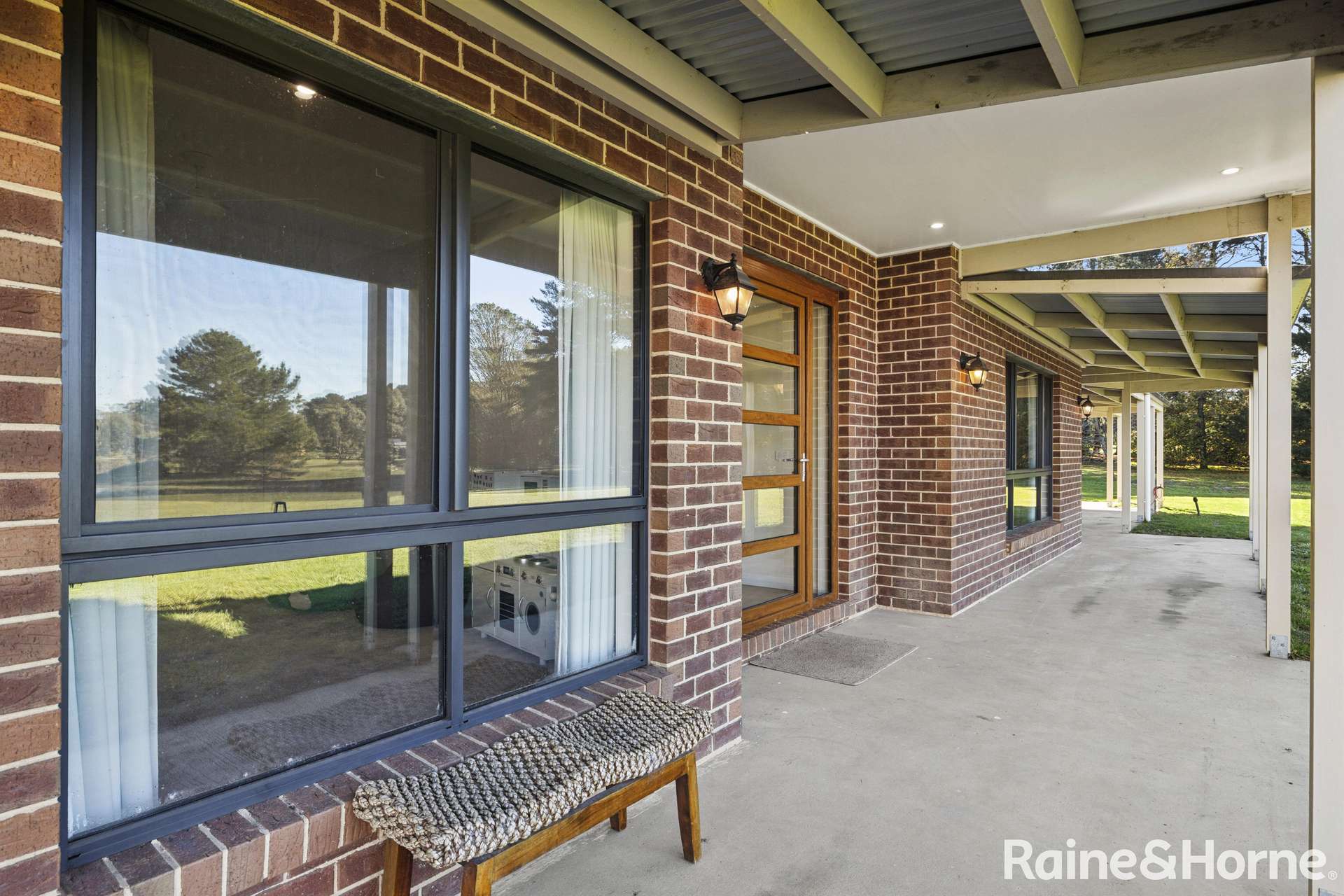 35 Parkes Drive, Kyneton For Sale by Farmbuy.com - image 8