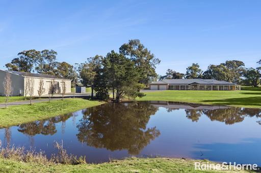 35 Parkes Drive, Kyneton VIC 3444