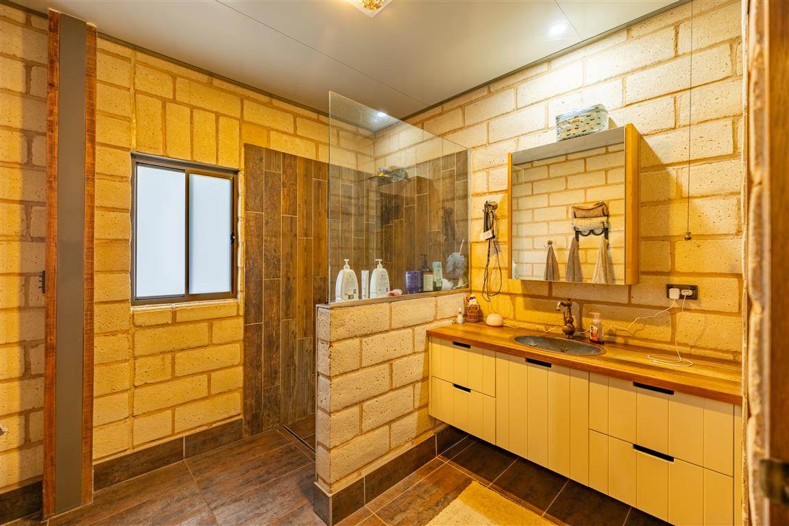 152 Smarts Road, Tumut For Sale by Farmbuy.com - image 10