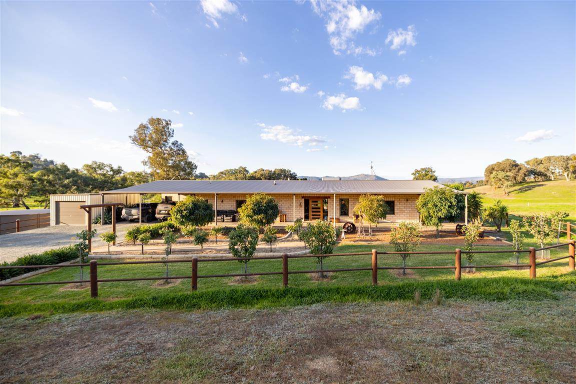 152 Smarts Road, Tumut For Sale by Farmbuy.com - image 3