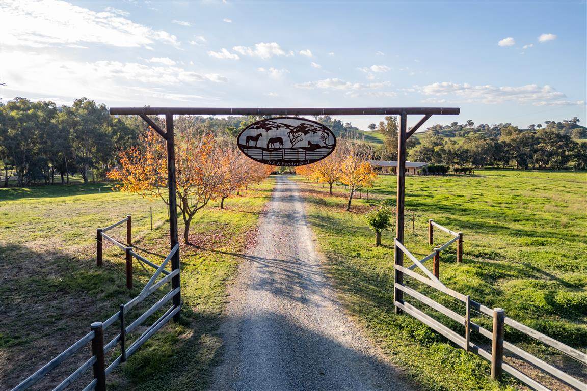 152 Smarts Road, Tumut For Sale by Farmbuy.com - image 2