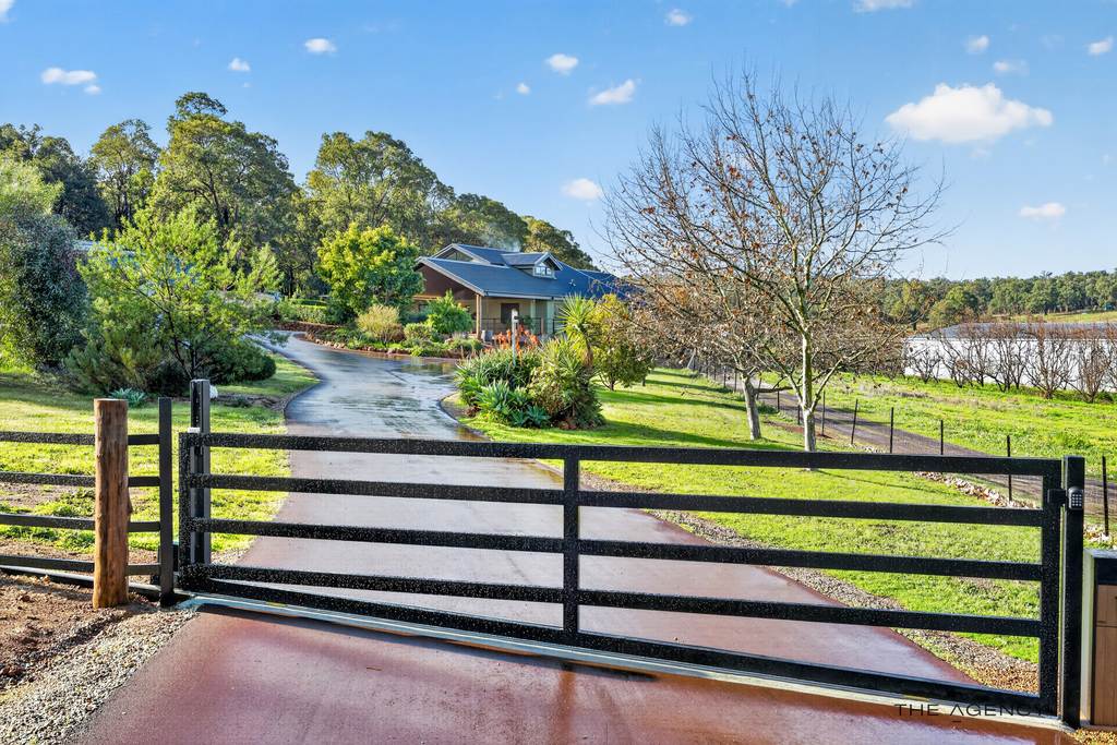 19 Suneca Road, Martin WA 6110