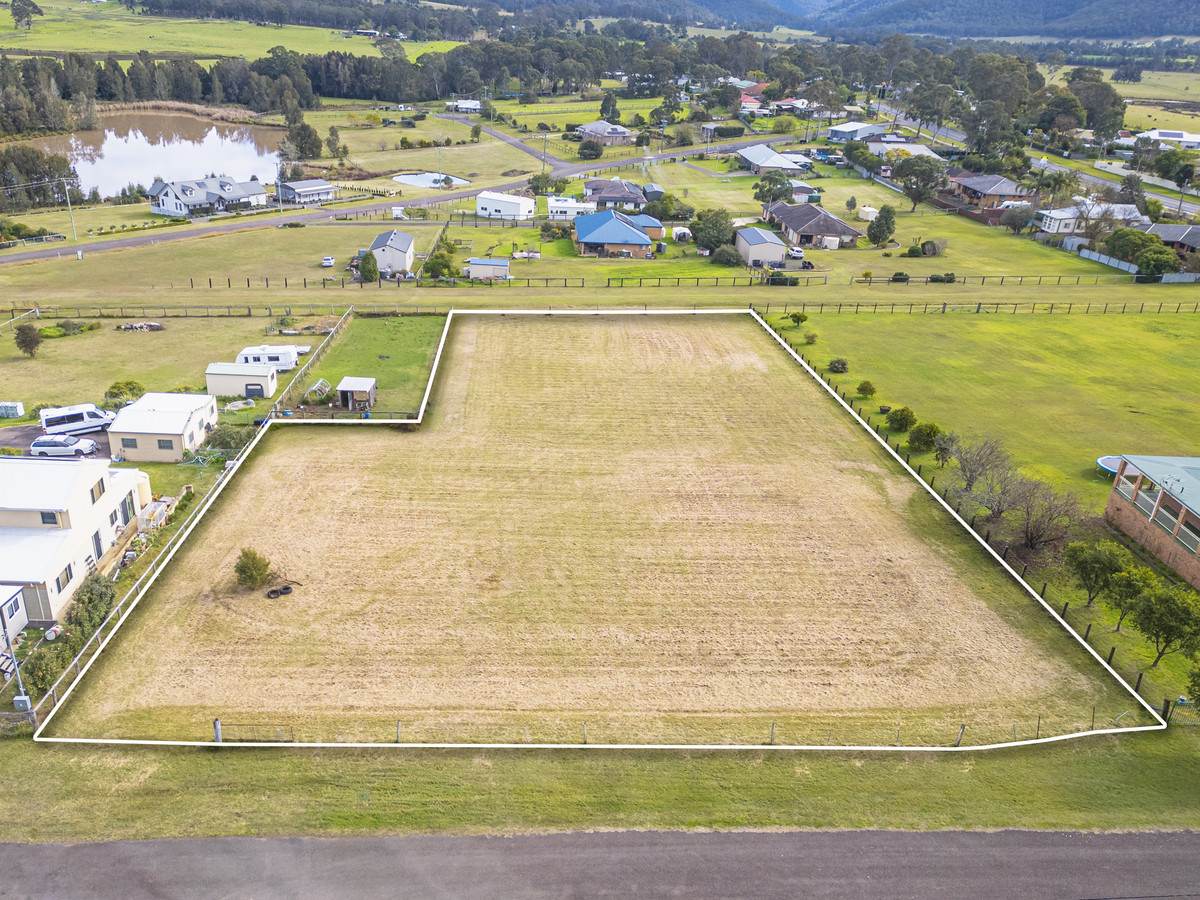 8 Sixth Avenue, Millfield For Sale by Farmbuy.com - image 1