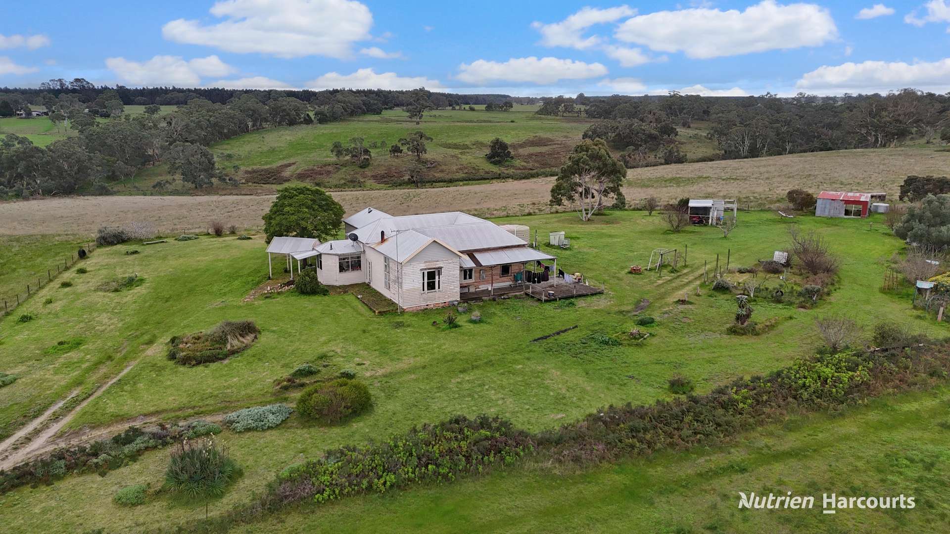 411 Casterton - Dartmoor Road, Bahgallah For Sale by Farmbuy.com - image 1