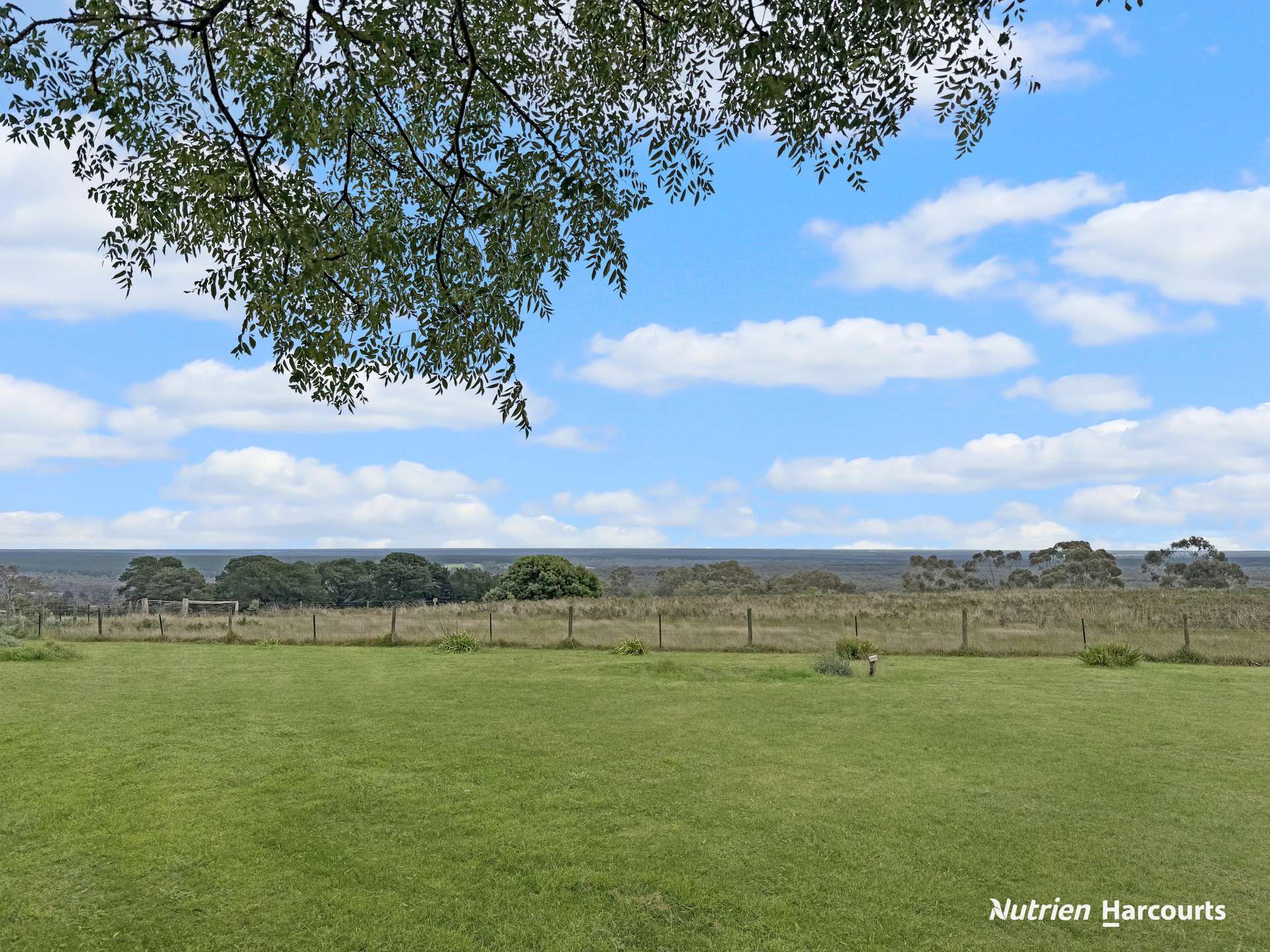 411 Casterton - Dartmoor Road, Bahgallah For Sale by Farmbuy.com - image 2