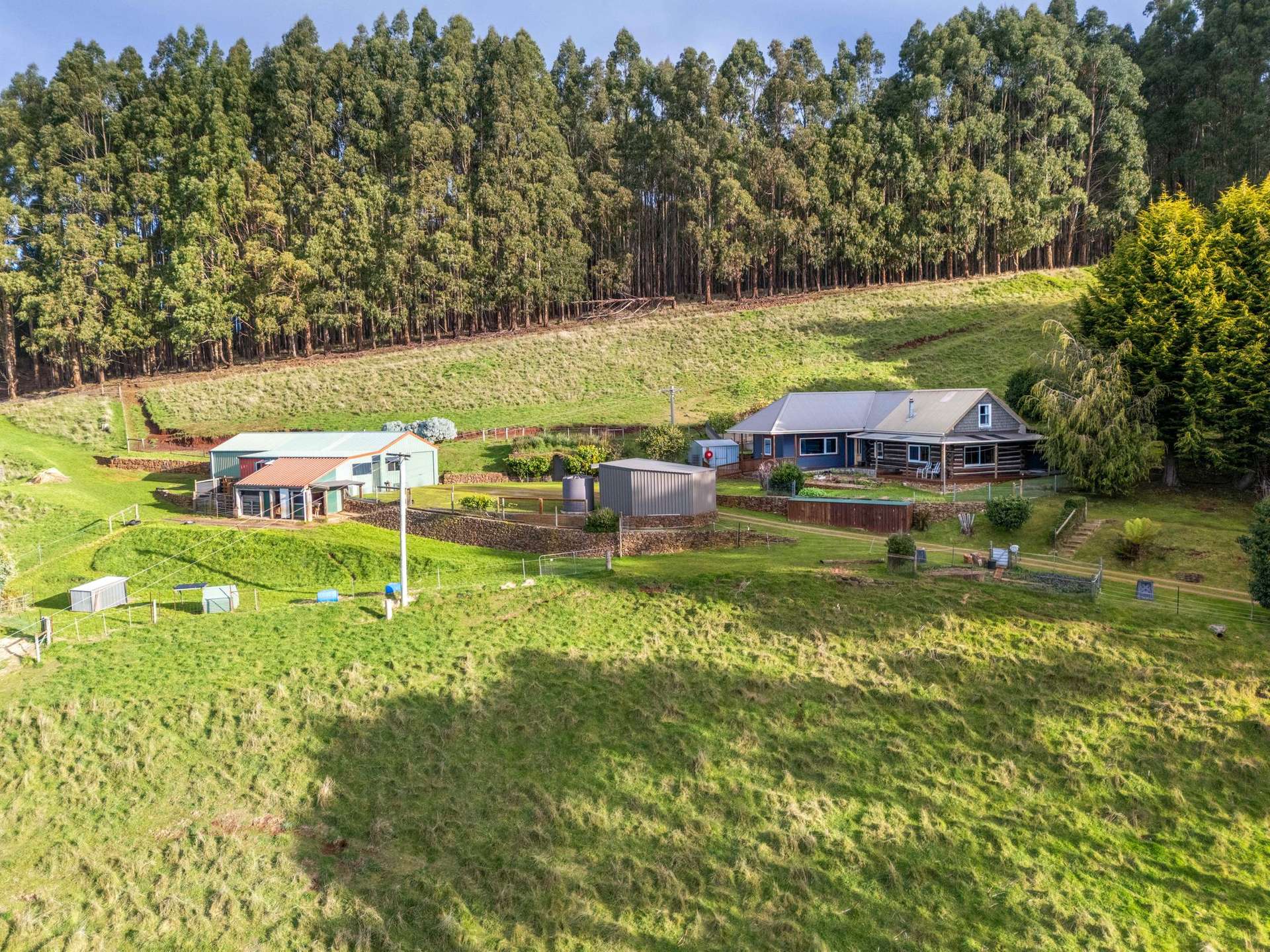 422 Paradise Road, Paradise For Sale by Farmbuy.com - image 3