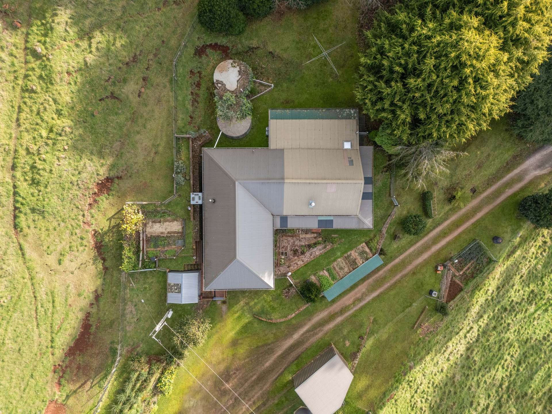 422 Paradise Road, Paradise For Sale by Farmbuy.com - image 34