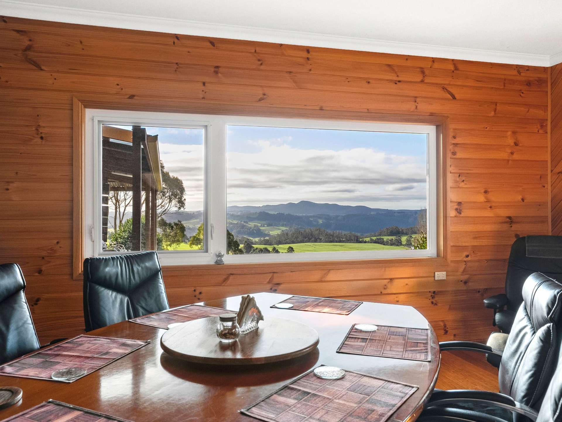 422 Paradise Road, Paradise For Sale by Farmbuy.com - image 6