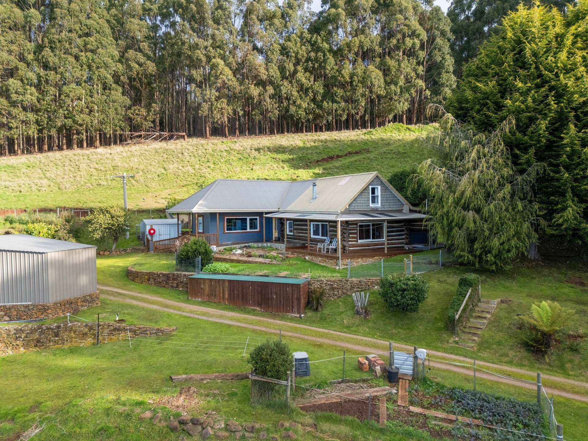 422 Paradise Road, Paradise For Sale by Farmbuy.com - image 1