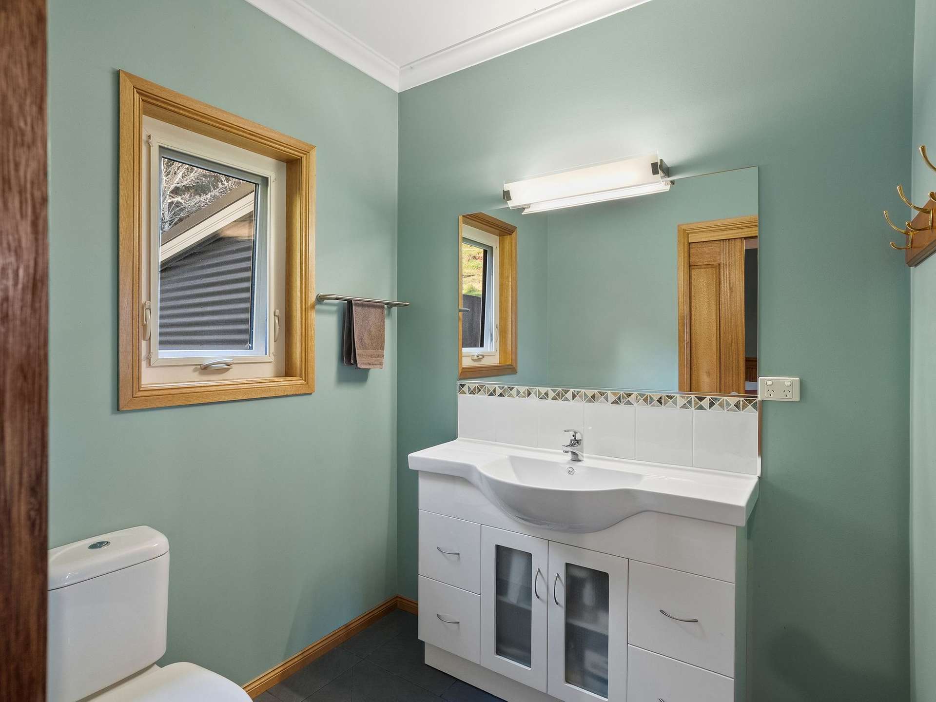 422 Paradise Road, Paradise For Sale by Farmbuy.com - image 16