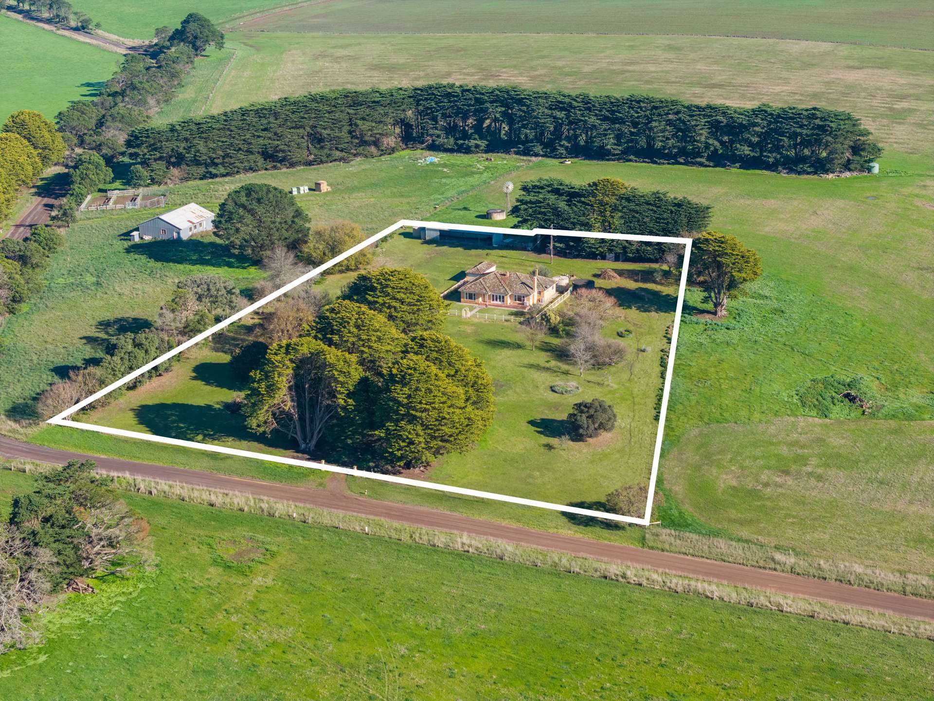102 Andrews Road, Knebsworth For Sale by Farmbuy.com - image 26