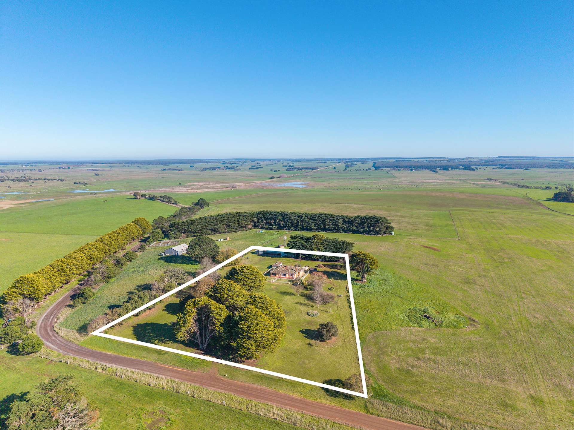 102 Andrews Road, Knebsworth For Sale by Farmbuy.com - image 27