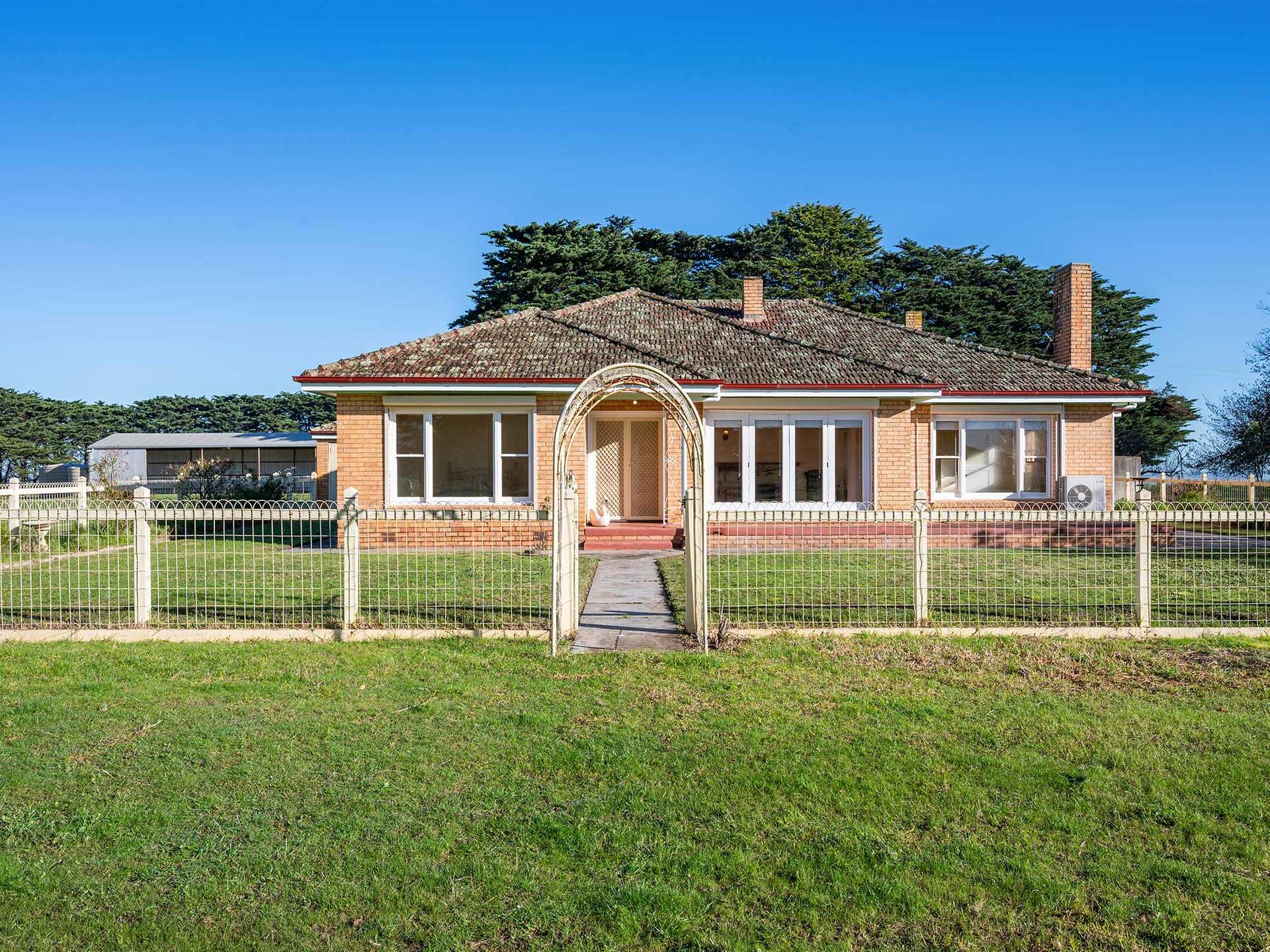 102 Andrews Road, Knebsworth For Sale by Farmbuy.com - image 3