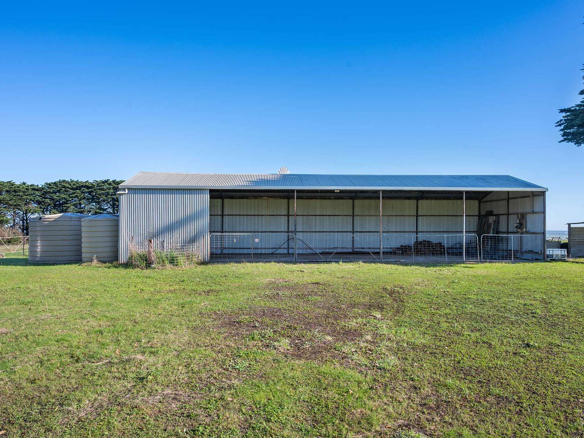 102 Andrews Road, Knebsworth For Sale by Farmbuy.com - image 21