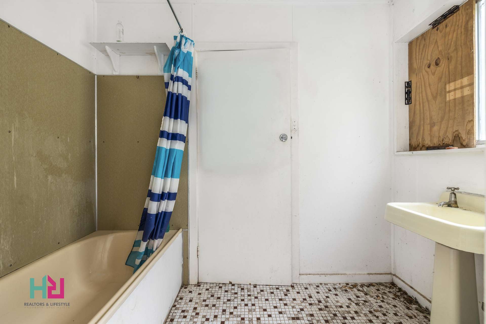 15 Austral Street, Sunny Corner For Sale by Farmbuy.com - image 10