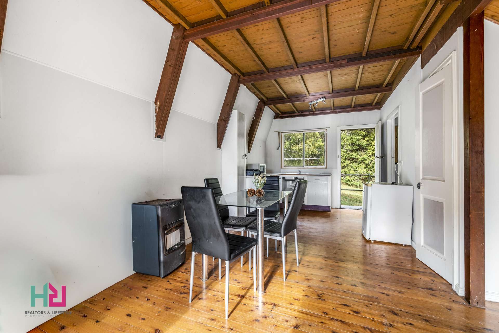 15 Austral Street, Sunny Corner For Sale by Farmbuy.com - image 3