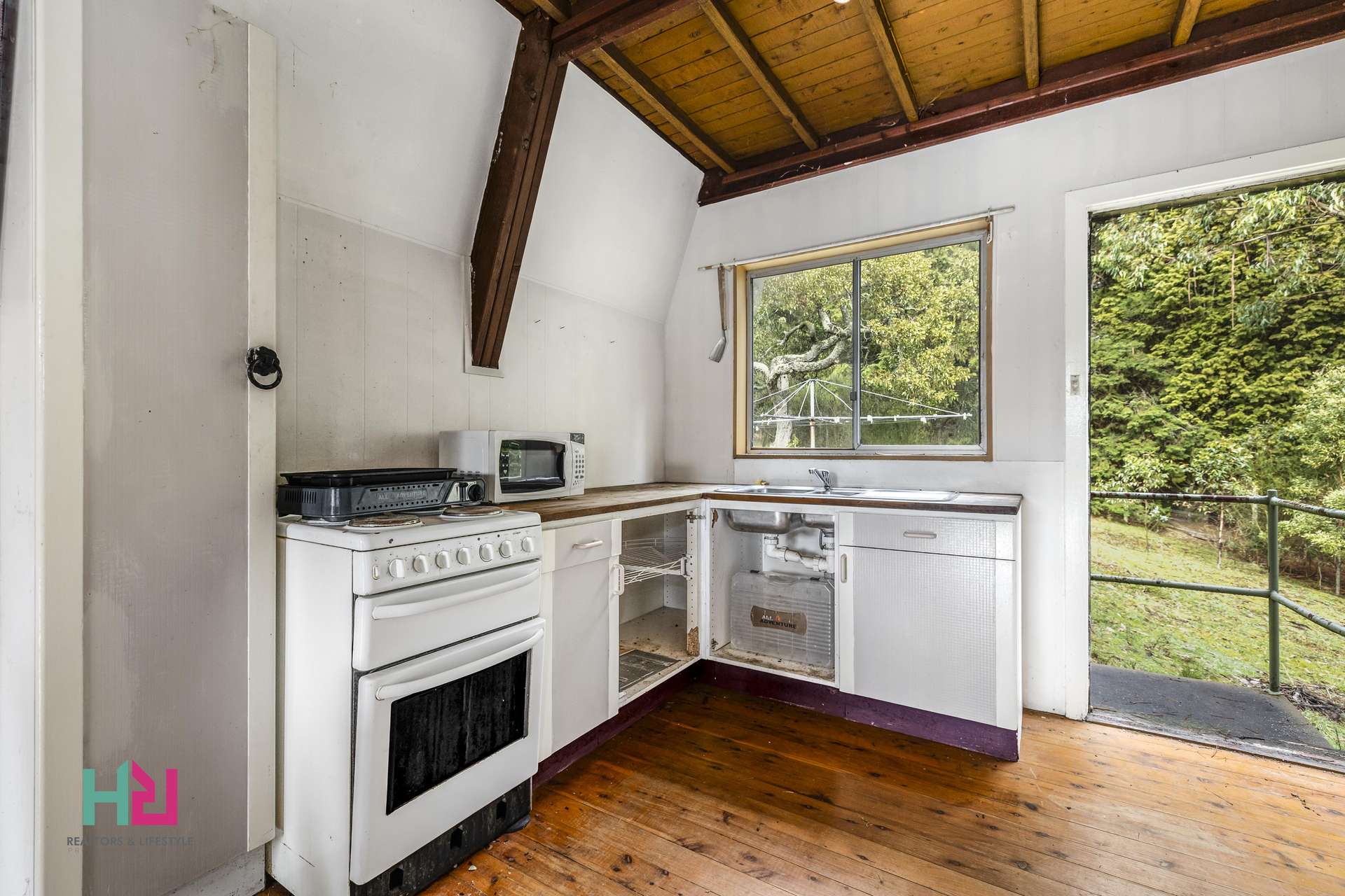 15 Austral Street, Sunny Corner For Sale by Farmbuy.com - image 8