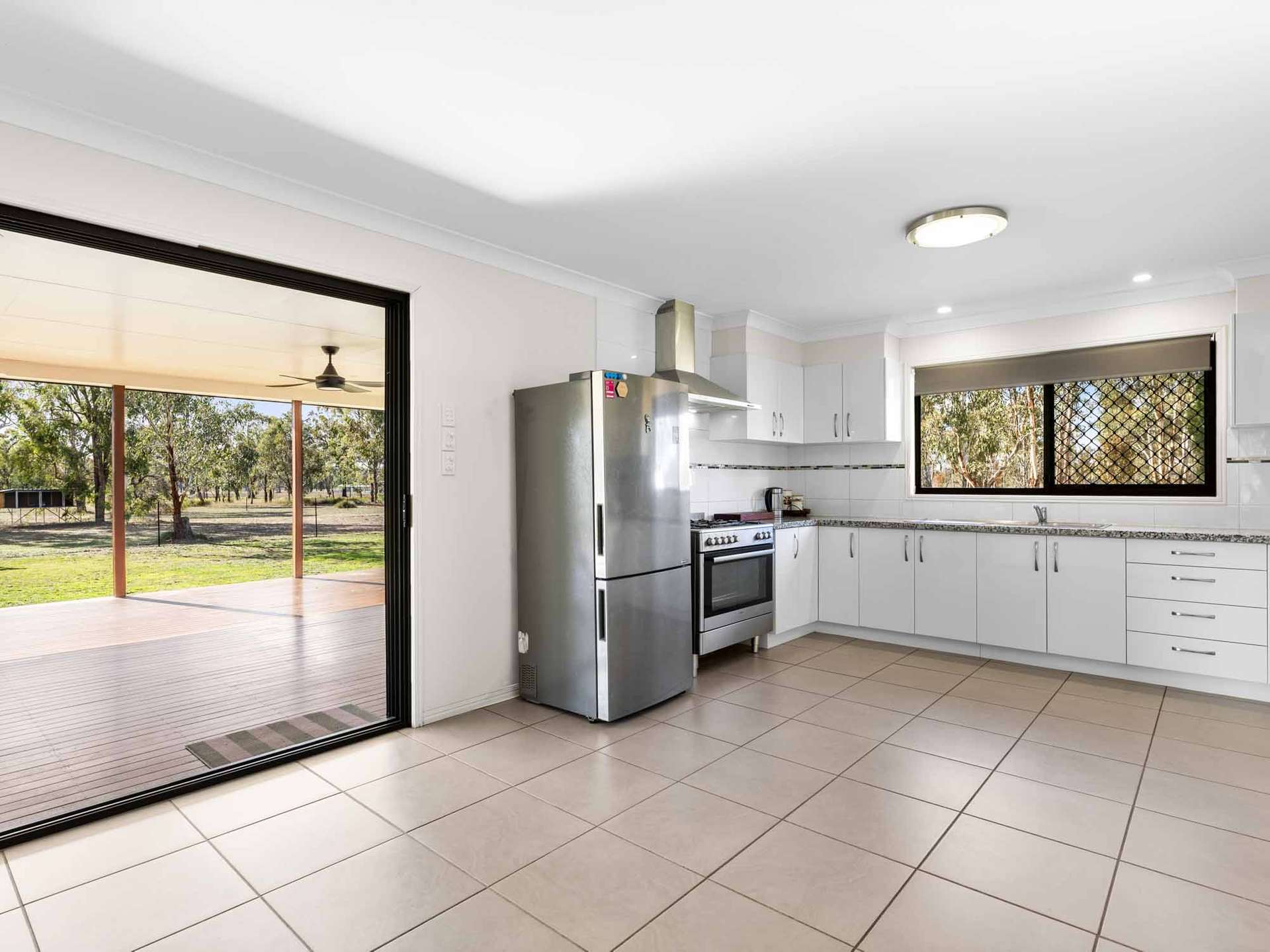 37 Dennison Park Drive, Leyburn For Sale by Farmbuy.com - image 5
