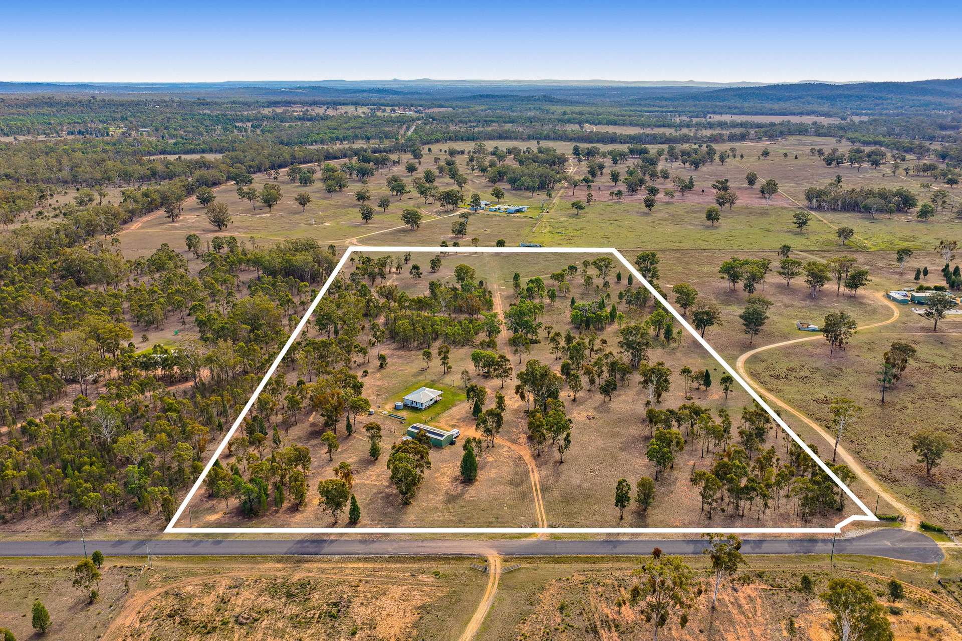37 Dennison Park Drive, Leyburn For Sale by Farmbuy.com - image 20