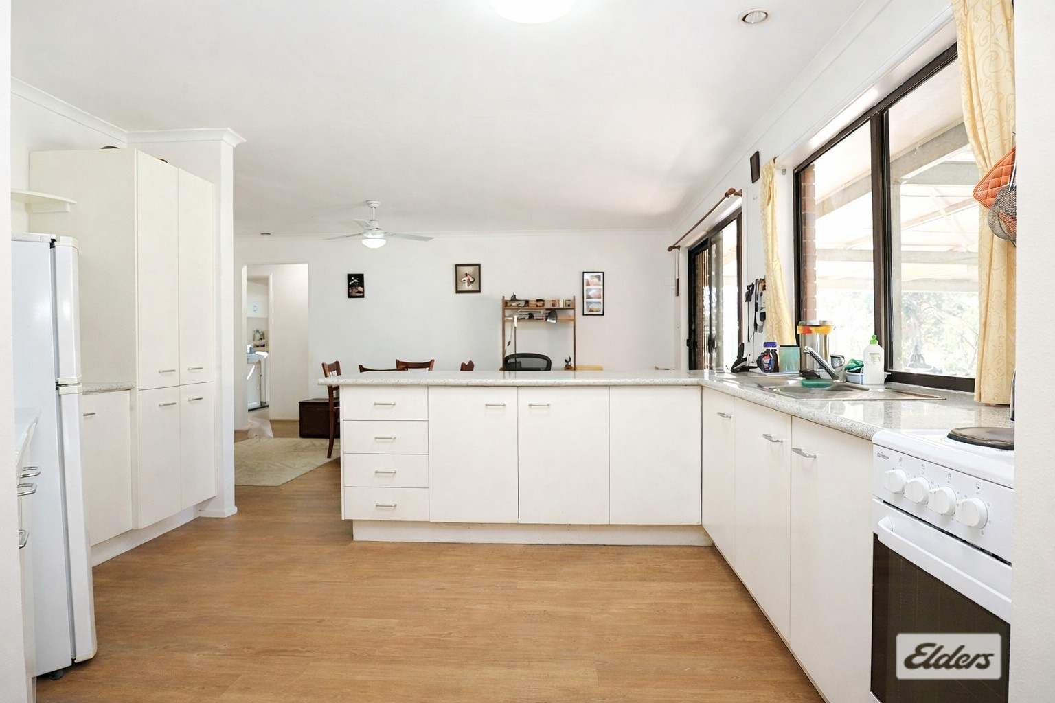 8 Grebe Court, Laidley Heights For Sale by Farmbuy.com - image 5