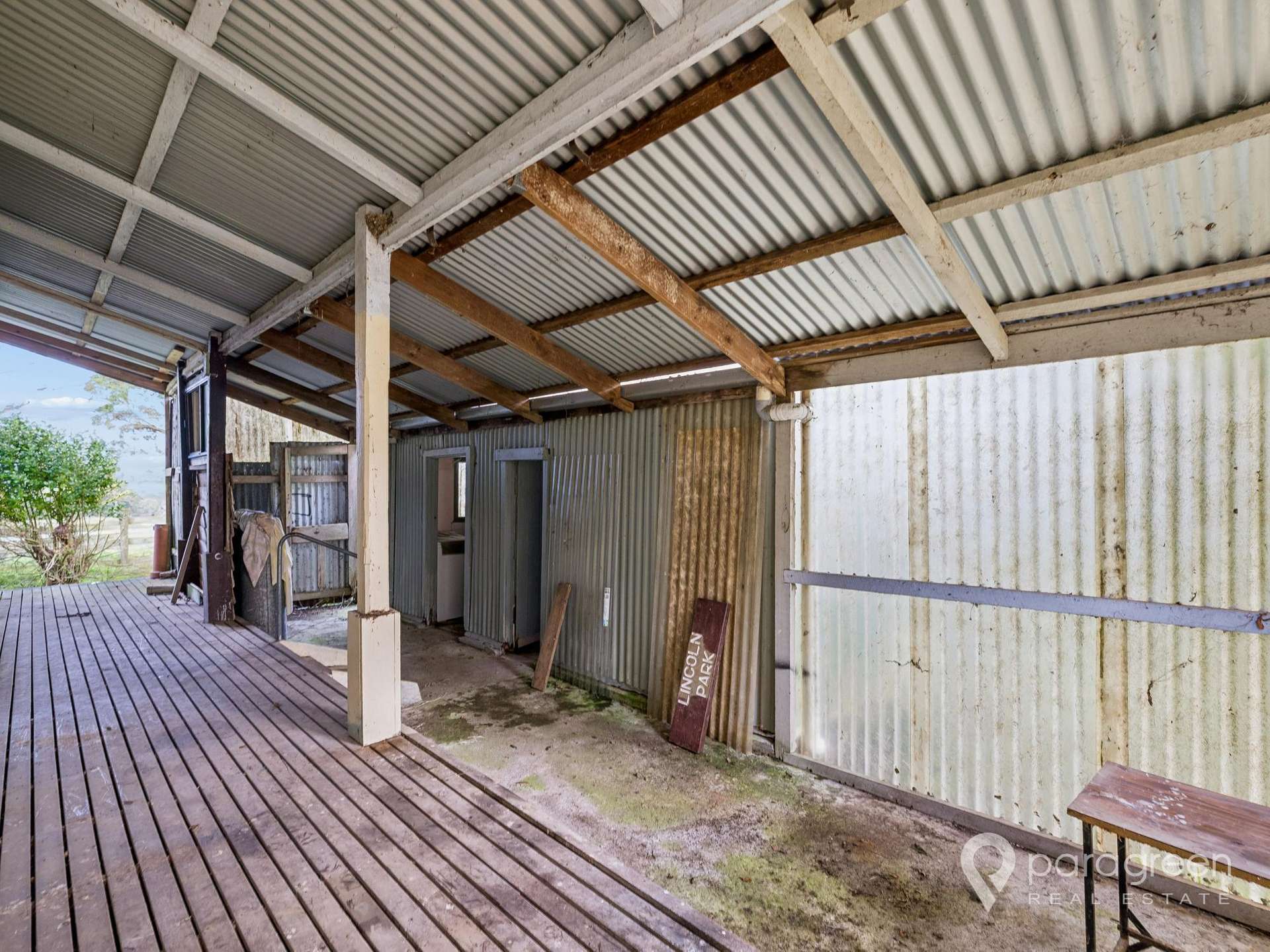 580 Harding Lawson Road, Fish Creek For Sale by Farmbuy.com - image 11