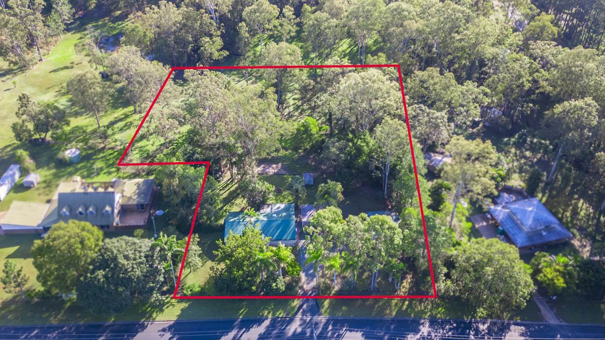 10 Harper Road, Bellmere For Sale by Farmbuy.com - image 5