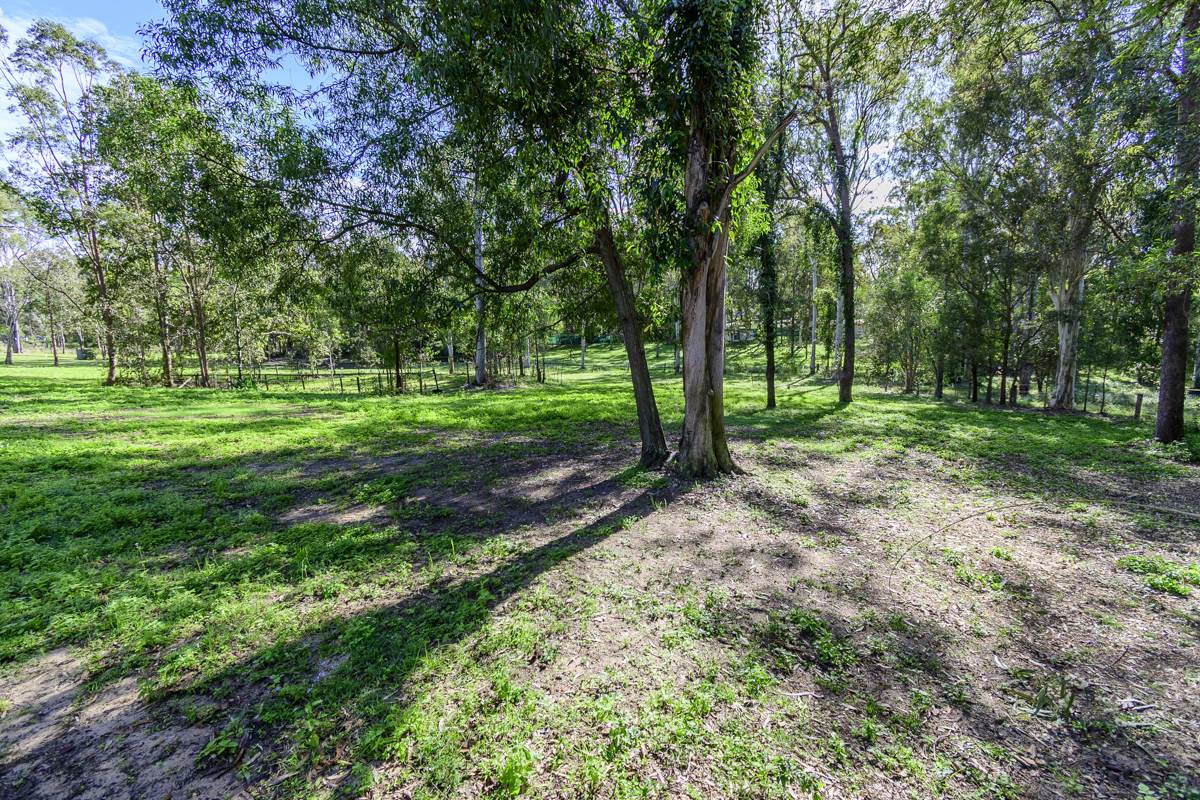 10 Harper Road, Bellmere For Sale by Farmbuy.com - image 24