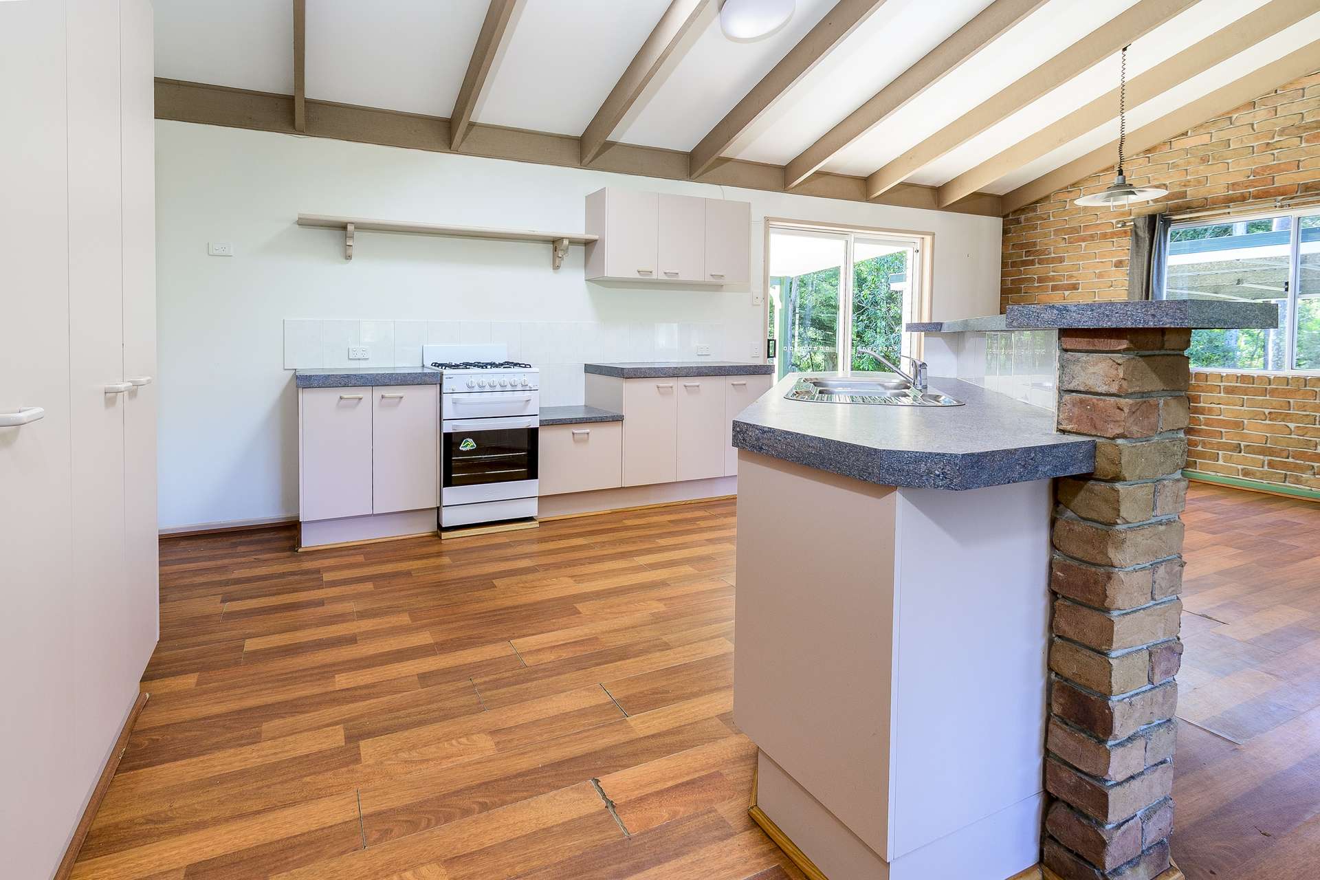 10 Harper Road, Bellmere For Sale by Farmbuy.com - image 9